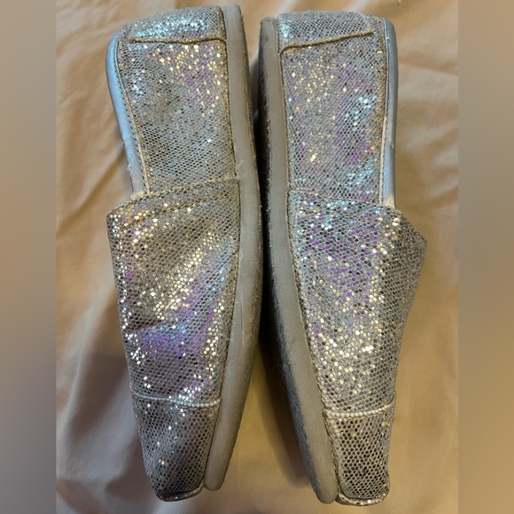 TOMS Sparkly Loafers - Picture 5 of 11